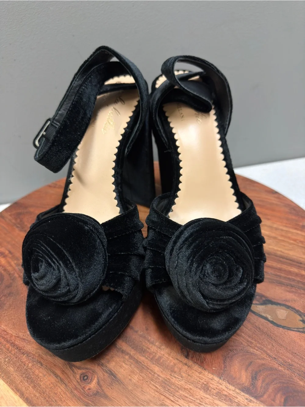 Nicola Bathie x Anton‎ Heunis Black Velvet Rosette Platform Heels Sz 9